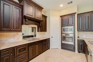 3938 May Ridge Ln, Sugar Land, TX 77479 - Photo 13