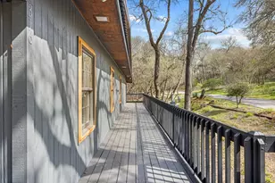 316 Valley View Dr, La Grange, TX 78945 - Photo 7