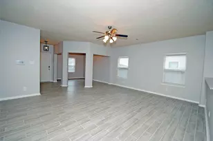 7019 Hazelnut Ln, Baytown, TX 77521 - Photo 5