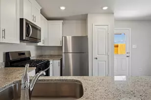 10410 Red Cardinal Dr, Cleveland, TX 77328 - Photo 11