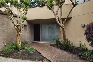 10722 Ella Lee Ln, Houston, TX 77042 - Photo 3