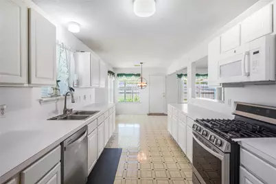 11014 Malden Drive, Houston, TX 77075 - Photo 11