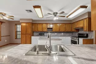 200 Cove View Dr, Trinity, TX 75862 - Photo 7