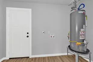 10705 Munn St, Houston, TX 77029 - Photo 11