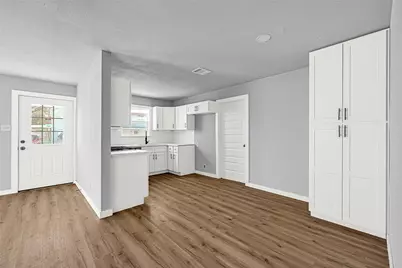 10705 Munn Street, Houston, TX 77029 - Photo 7