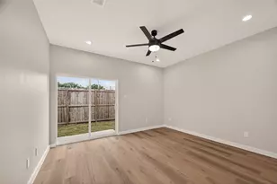 5408 Fairchild St St, Houston, TX 77028 - Photo 11