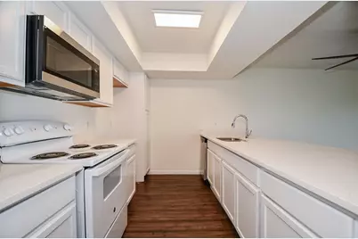 2824 S Bartell Drive #311, Houston, TX 77054 - Photo 5