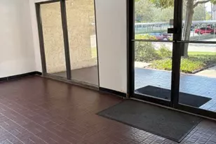 3055 SW Walnut Bend Ln, Houston, TX 77042 - Photo 17