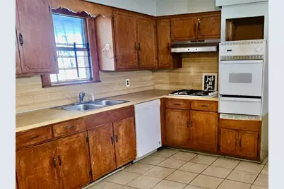 860 Bingman Drive, Beaumont, TX 77705 - Photo 3