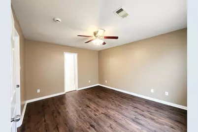 927 Paradise Road, Baytown, TX 77521 - Photo 9