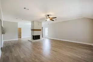 2315 Cunningham Dr, Pearland, TX 77581 - Photo 3