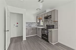 316 20th St, San Leon, TX 77539 - Photo 1