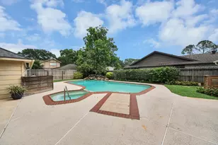 839 Longview Dr, Sugar Land, TX 77478 - Photo 35