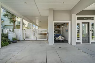 923 Short Reach Drive, Tiki Island, TX 77554 - Photo 5