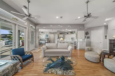 923 Short Reach Drive, Tiki Island, TX 77554 - Photo 17