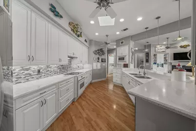 923 Short Reach Drive, Tiki Island, TX 77554 - Photo 19