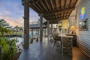 923 Short Reach Dr, Tiki Island, TX 77554 - Photo 11