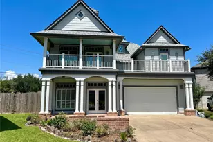 341 Lasso St, Angleton, TX 77515 - Photo 1