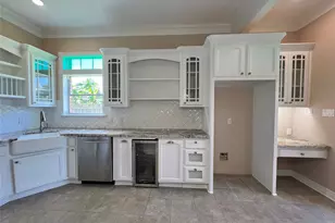 341 Lasso St, Angleton, TX 77515 - Photo 13