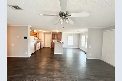 138 Varsity Drive, Huntsville, TX 77340 - Photo 3
