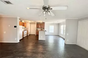 138 Varsity Dr, Huntsville, TX 77340 - Photo 3