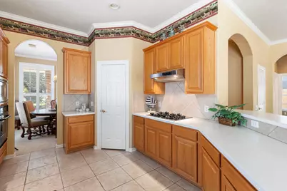 162 E Northcastle Circle, The Woodlands, TX 77384 - Photo 15