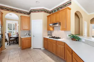 162 E Northcastle Cir, The Woodlands, TX 77384 - Photo 15