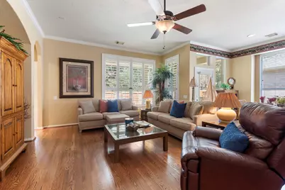 162 E Northcastle Circle, The Woodlands, TX 77384 - Photo 9