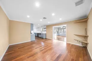 11931 Dunlap St, Houston, TX 77035 - Photo 5