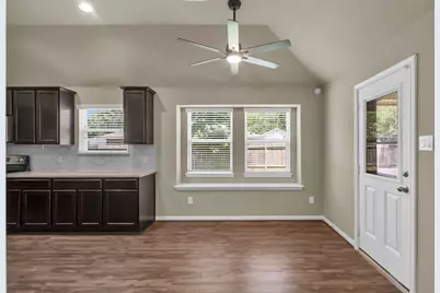 604 Foxmeadow Lane, Cleveland, TX 77327 - Photo 15