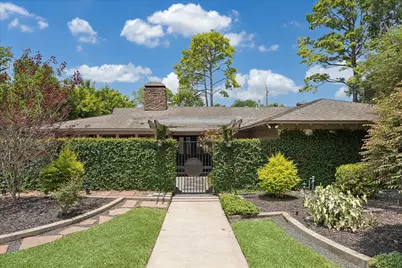 10034 Meadow Lake Lane, Houston, TX 77042 - Photo 1