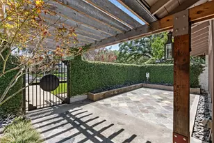 10034 Meadow Lake Ln, Houston, TX 77042 - Photo 5