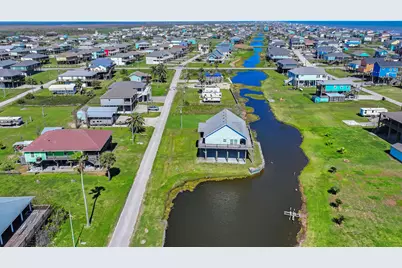 1980 Avenue F, Crystal Beach, TX 77650 - Photo 15