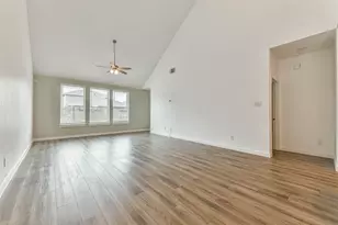 13017 Sapphire Lake Ln, Texas City, TX 77568 - Photo 5