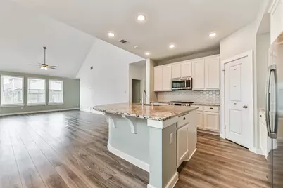 13017 Sapphire Lake Lane, Texas City, TX 77568 - Photo 9