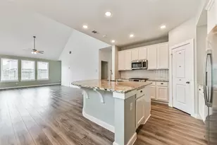 13017 Sapphire Lake Ln, Texas City, TX 77568 - Photo 9