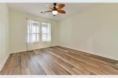 13017 Sapphire Lake Lane, Texas City, TX 77568 - Photo 15