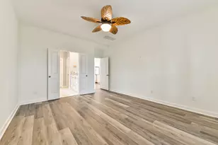 13017 Sapphire Lake Ln, Texas City, TX 77568 - Photo 17