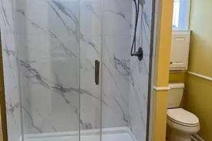 425 Caplin St, Houston, TX 77022 - Photo 9