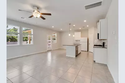 7087 Silverleaf Oak Street, Conroe, TX 77304 - Photo 5