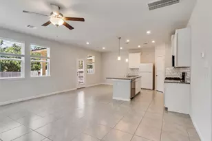 7087 Silverleaf Oak St, Conroe, TX 77304 - Photo 5