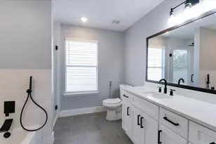 3819 W Traditions Ct, Houston, TX 77082 - Photo 9