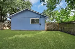 8829 Carousel Ln, Houston, TX 77080 - Photo 19