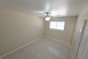 10315 Carthage Dr, Houston, TX 77089 - Photo 9