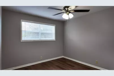 2102 5th Avenue N #10, Texas City, TX 77590 - Photo 11