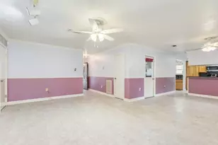 429 E Kiber St, Angleton, TX 77515 - Photo 11