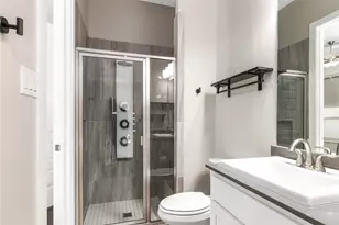 5703 Bell Cliff Ct, Houston, TX 77059 - Photo 33