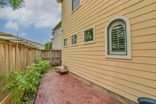 11025 Robin Hood Ct, Houston, TX 77043 - Photo 21