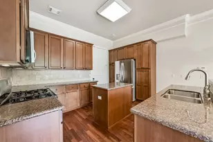 11025 Robin Hood Ct, Houston, TX 77043 - Photo 13