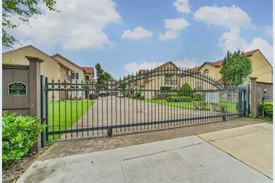 11025 Robin Hood Court, Houston, TX 77043 - Photo 1
